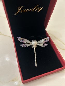 Brand New Pendant Brooch