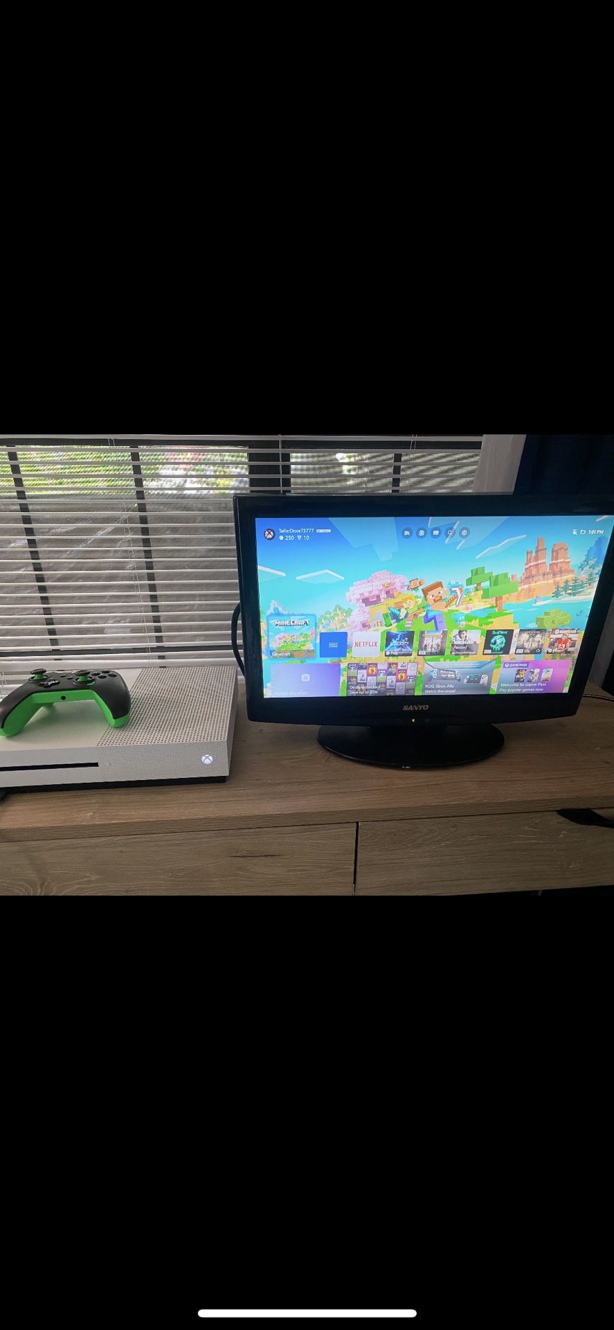 Xbox One S With Tv And Controller