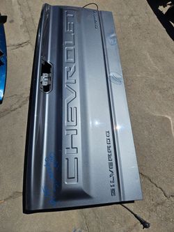Chevy Silverado 1500 tailgate oem
