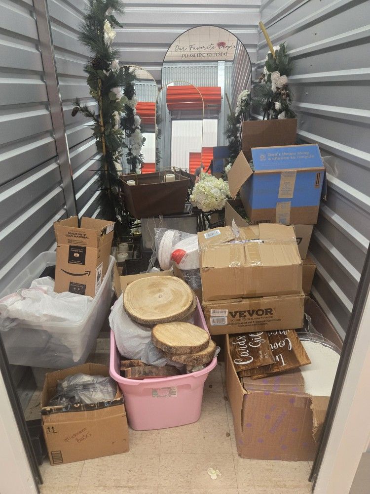Wedding Decorarions *LIGHTLY USED, GREAT CONDITION*