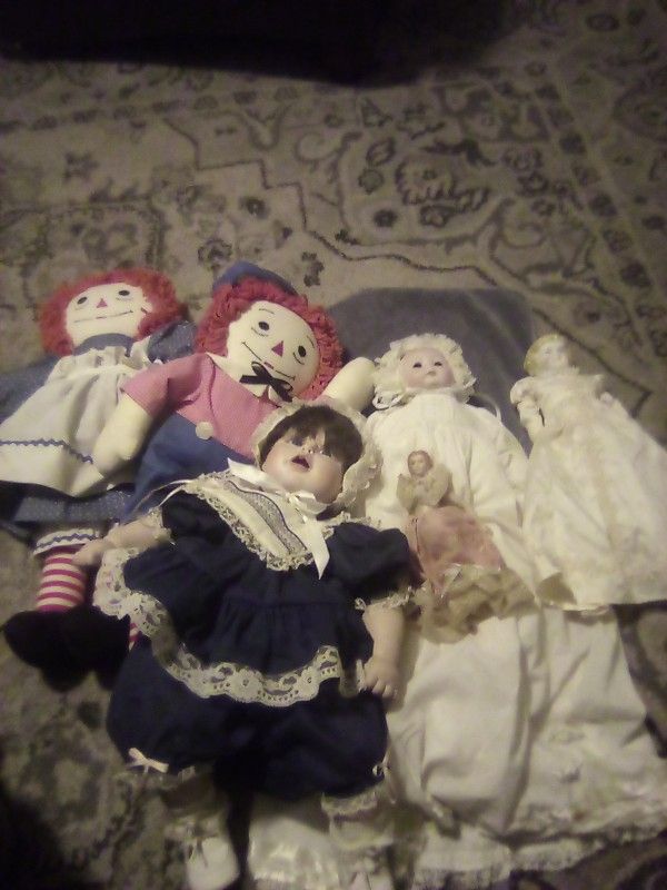 Some Antique Dolls Few Ceramic Raggedy Ann And Raggedy Andy Decent Shape Ceramic Very Good Shape Would Prefer To Sell Together Proceeds Will Help My D