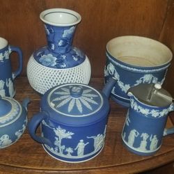 Wedgewood Set.  Make An Offer I Cant refuse