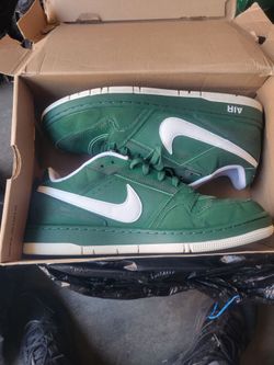 NIKE SIZE 12