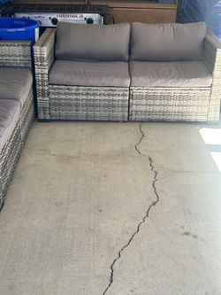 2 outdoor love seats