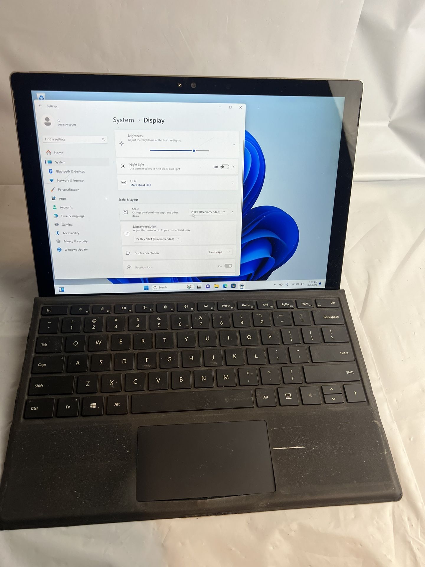 Microsoft Surface Pro 4 1724 Tablet PC i5-6300U 2.4GHz 8GB RAM 256GB SSD 12" no touch screen no power adapter included