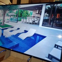 70" insignia Amazon fire smart tv 4k basically new, excellent quality pic no scratch come with Alexa Voice Remote 