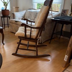 Wooden Rocking Chair 