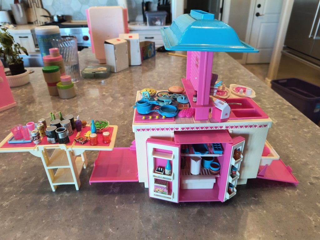 Vintage Barbie Dream Kitchen