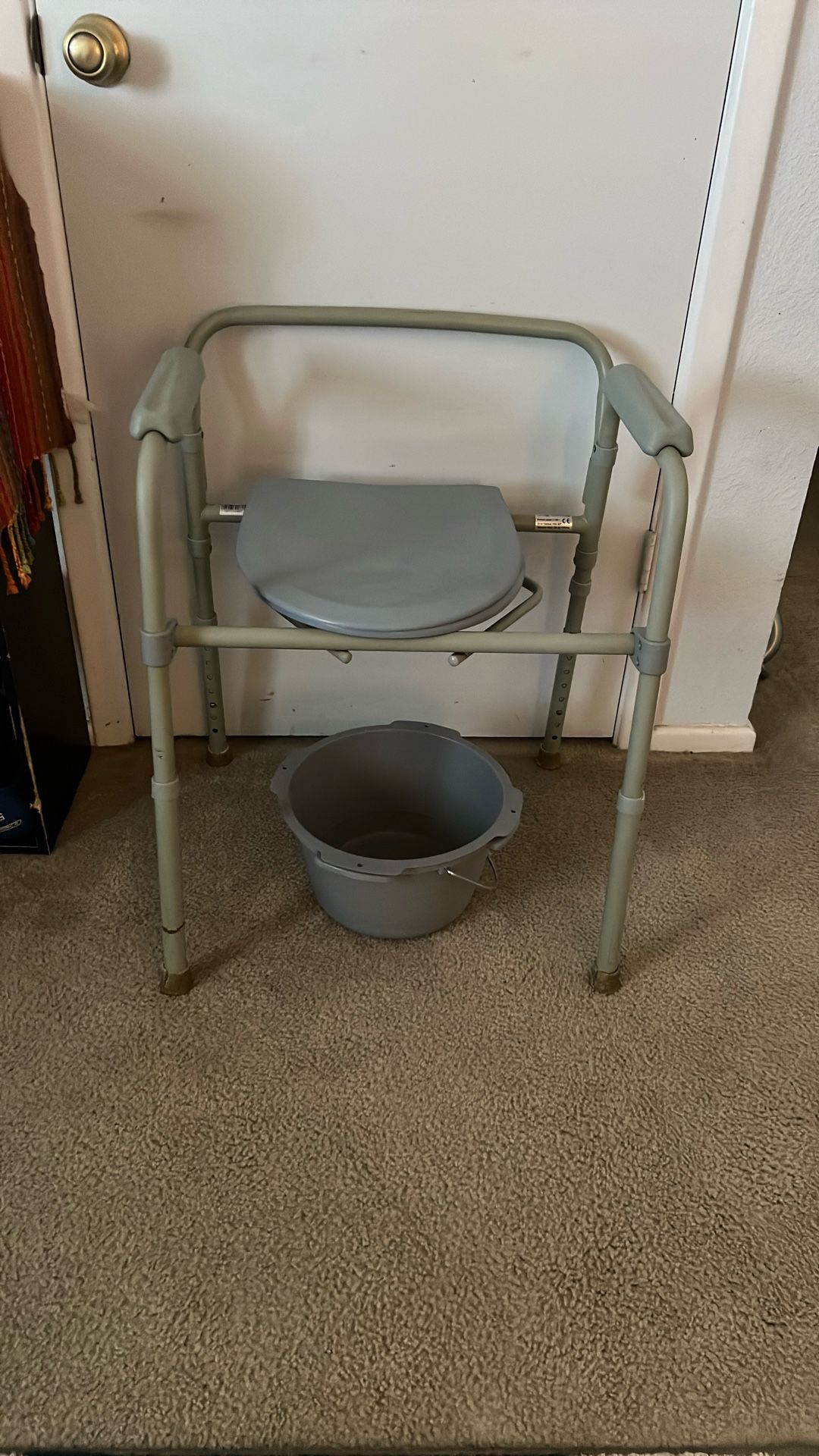 Drive Medical 11148-1 Bedside Commode