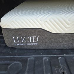 Twin 12" LUCID MATTRESS Memory Foam Hybrid clean Gently Used 