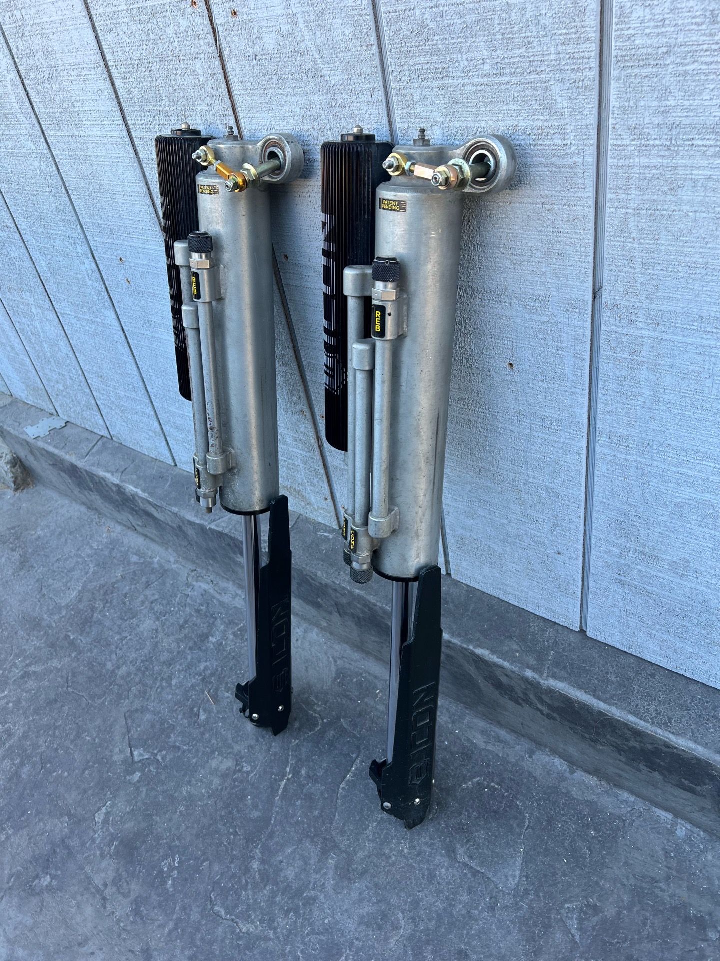 Gen 2 ford raptor 3.0 icon rear shocks for Sale in San Diego, CA - OfferUp
