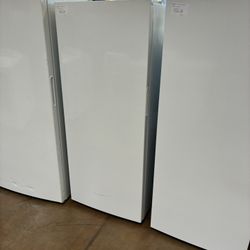 Upright freezer