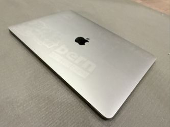 2016 MacBook Pro 13” Dual Core i5 16gb RAM 512GB HD