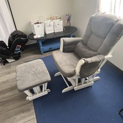 Glider Nursery Rocker 