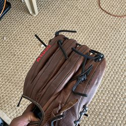 Wilson A1000  Left Handed Glove 12.5