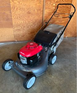 Honda HRR2162SDA Self-Propelled Lawn Mower - Excellent Condition