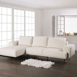 Brand New Linen Modern Sectional Sofa (White)