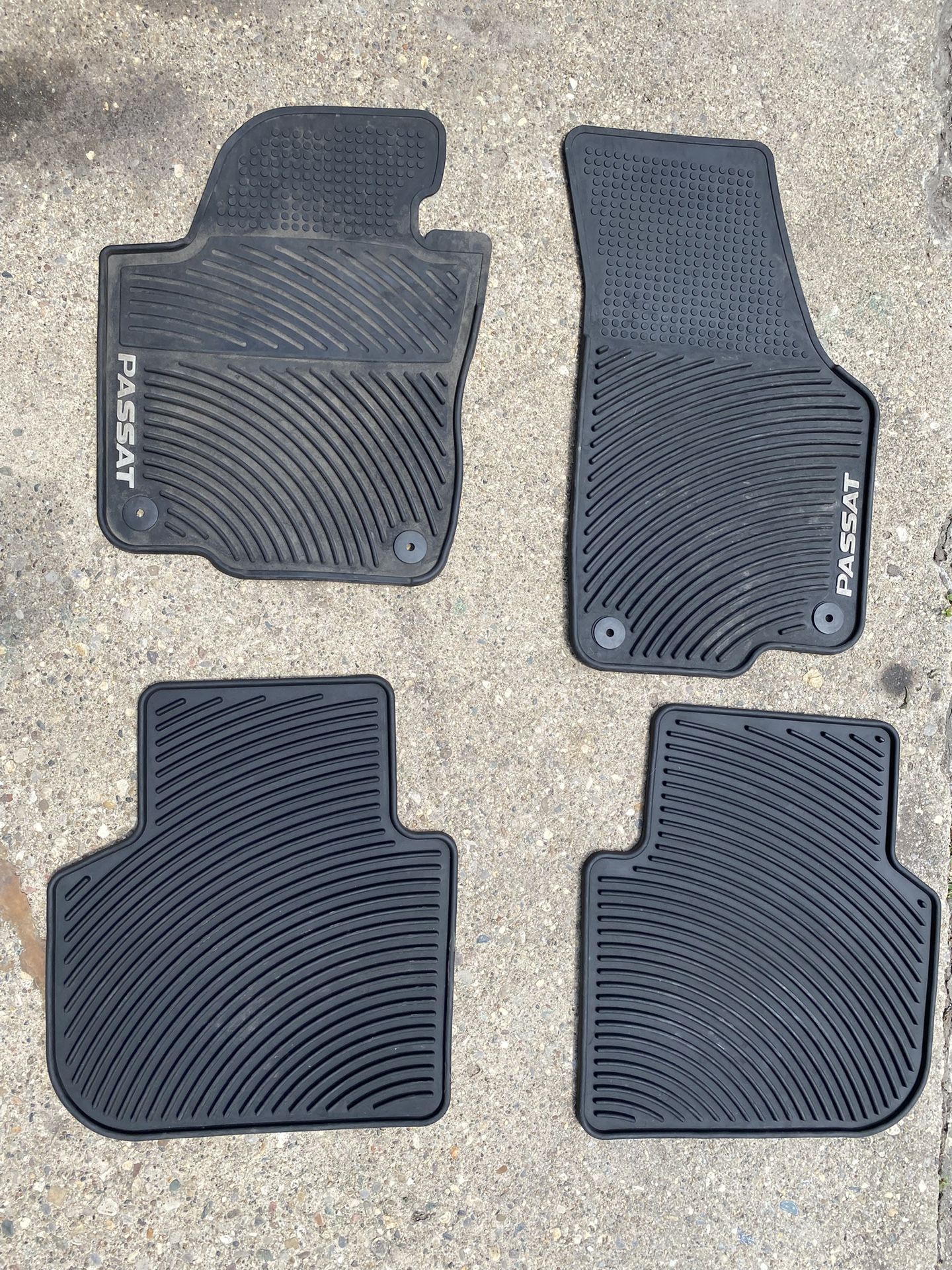 Full Set of OEM Floor Mats – Volkswagen Passat (2012–2022)