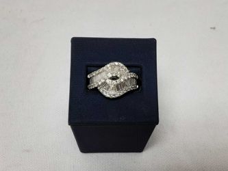 White Gold 14k (.585) 7.3 grams Size 7