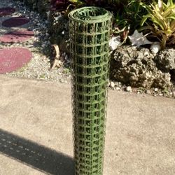 Green Plastic Garden Fence: 3’H x 12.25’L