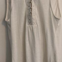 Junior Size XS White House/ Black Marget top