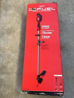 Milwaukee M18 FUEL 18V Lithium-Ion Brushless Cordless String Trimmer with QUIK-LOK Attachment Capability