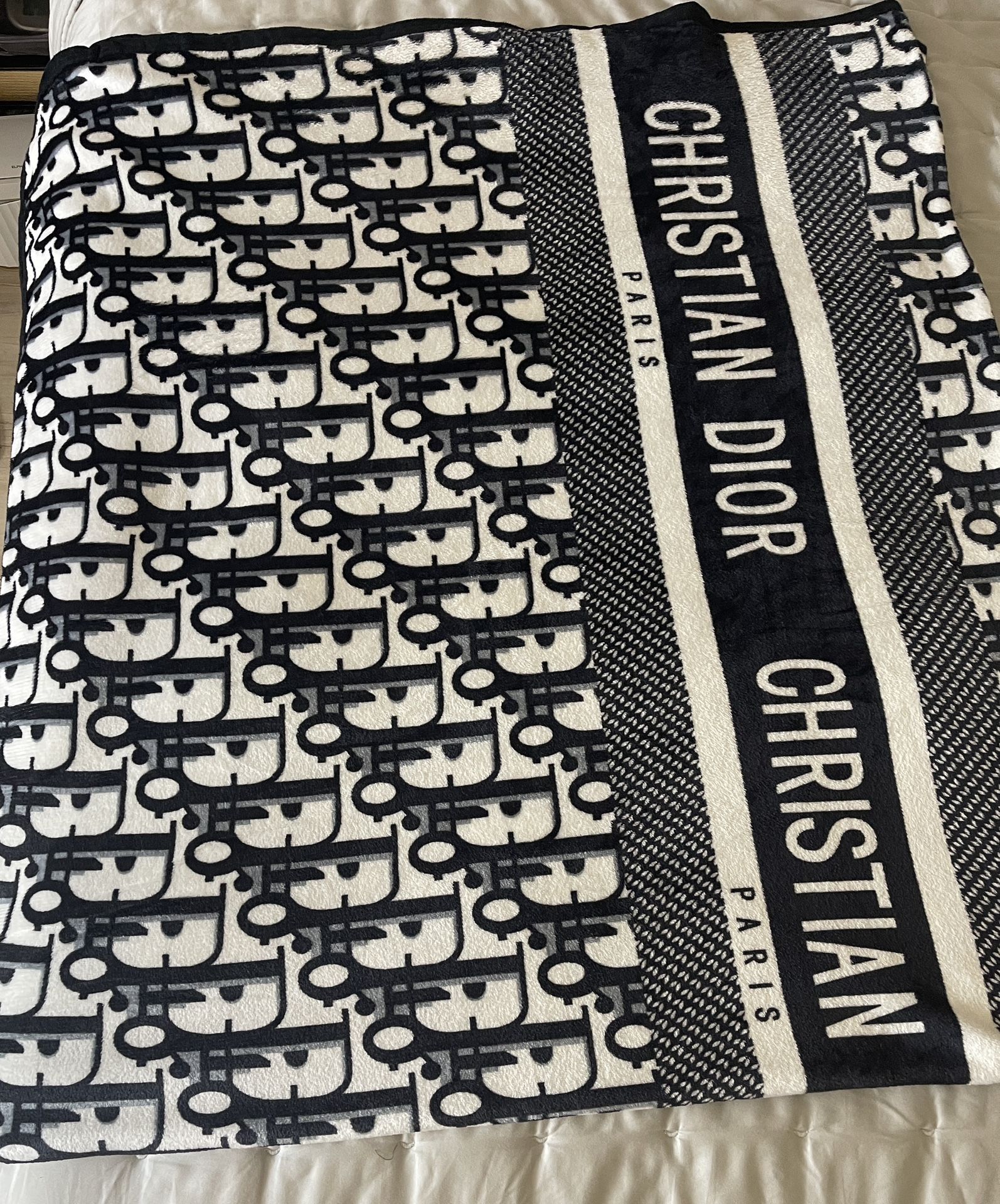 Throw / Small Blanket