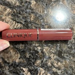 NEW CLINIQUE ALMOST LIPSTICK IN BLACK HONEY $4!!!