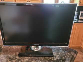Samsung 22" Flat Screen Tv/ Computer Monitor 