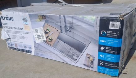 BRAND NEW Kraus Kore Workstation 33" Kitchen Sink Kit