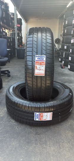 235/65/18 MICHELIN DEFENDER (2 TIRES ONLY USED)