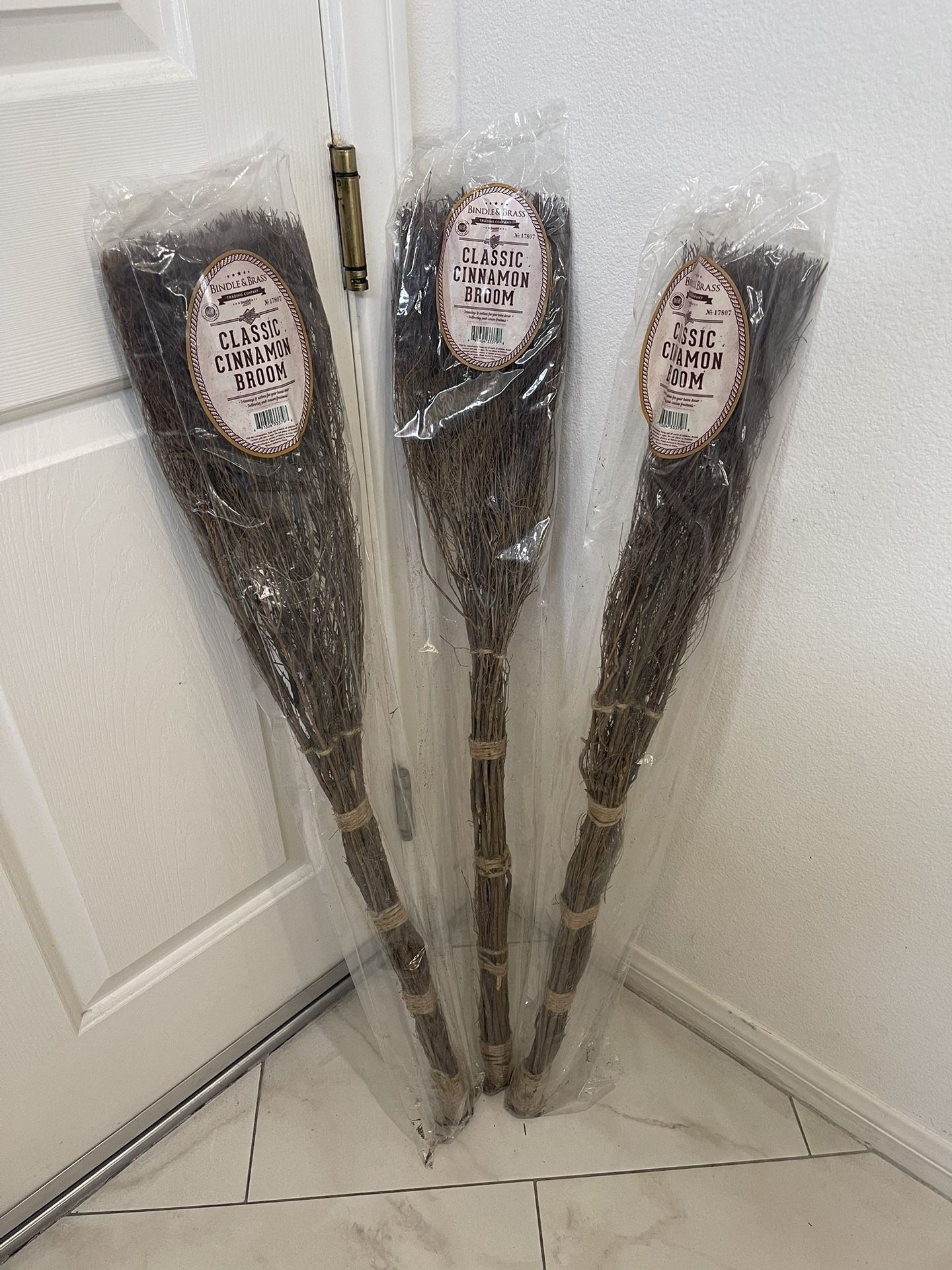 Cinnamon Broom 🧹 Decoration And Smell Delicious $10 Each New