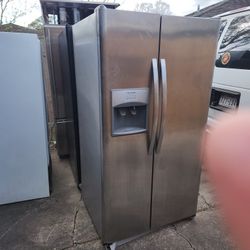 Frigidaire Fridge