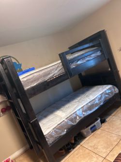 Twin size bunk bed
