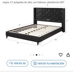 Plataforma De Cama Con Cabecera de piel con clavos, color negro.