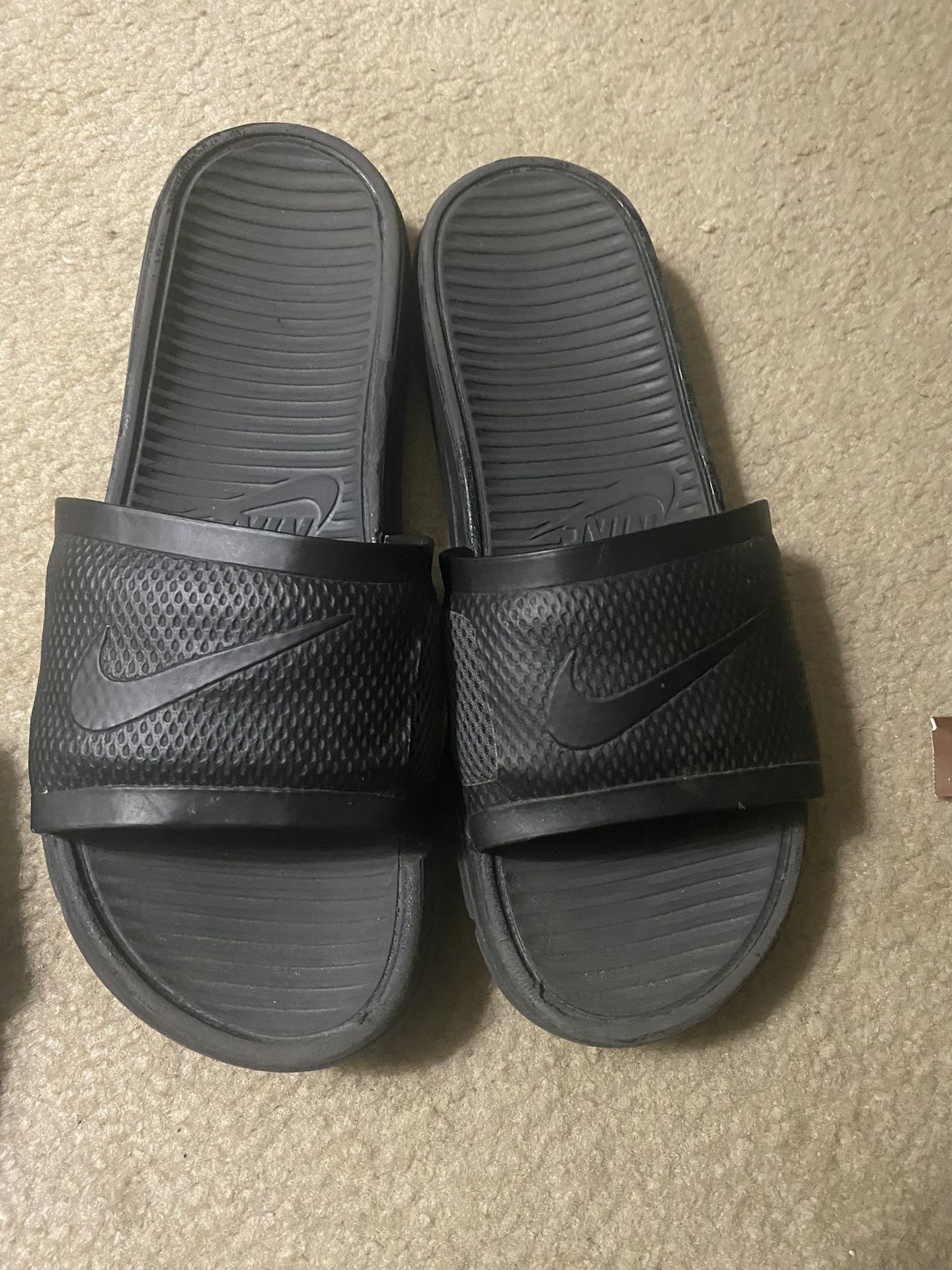 Black Nike Slides Sz 11 Men’s
