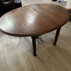 Expandable Antique Dinning Table