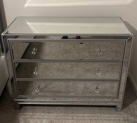Mirrored 3-Drawer Chest