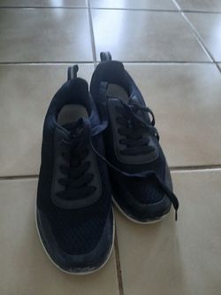 Size 8 Men’s  sneakers