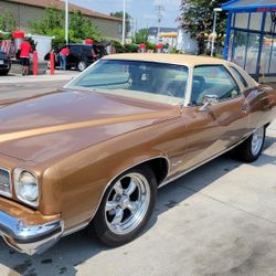 1976 Pontiac Grand Lemans 