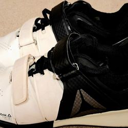 Reebok Power Lifting Shoes 9.5. $35
