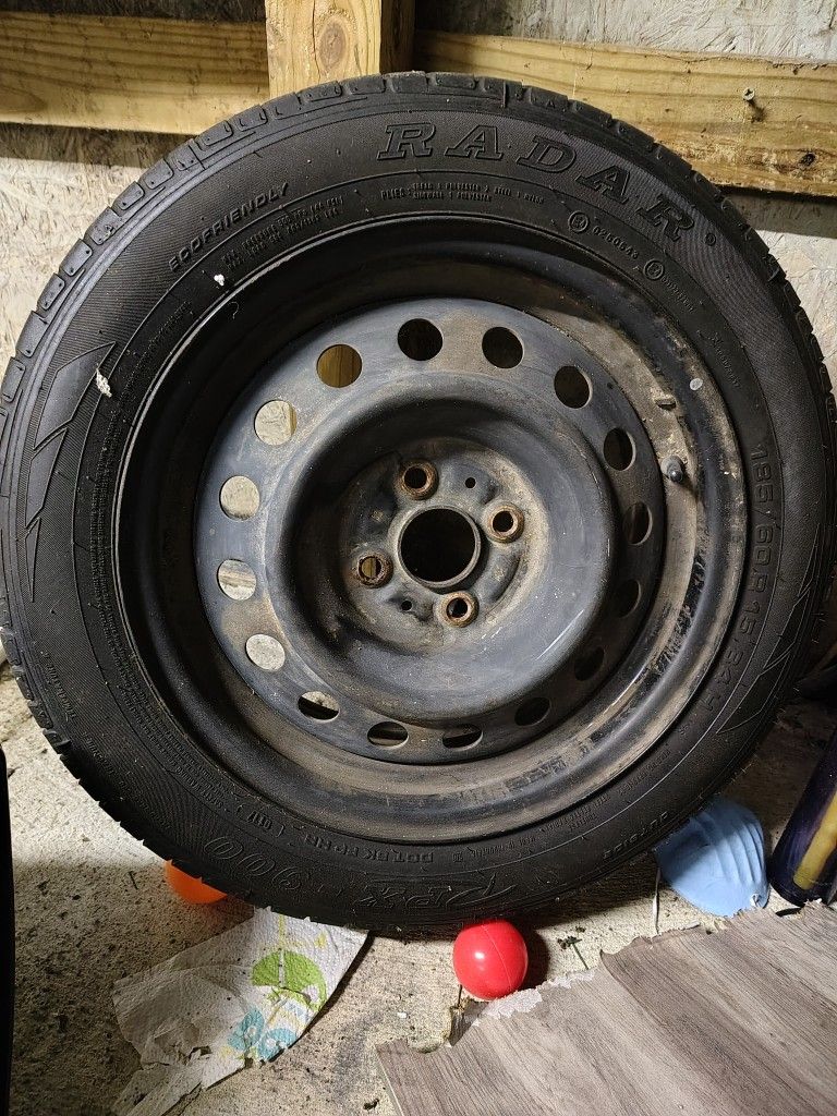 Tire R16 Small Toyota Scion ?Xb 14nrims