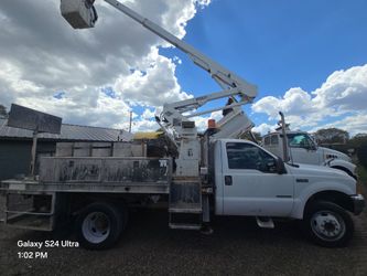 2001 bucket truck