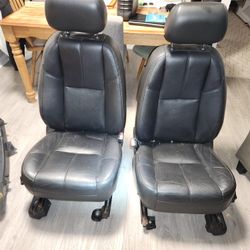Front Leather Headed Seats For 2008 -2012 Chevrolet Suburban, Tahoe, Silverado, Cadillac,  GMC