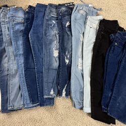 Women’s Jeans, Capris, Shirts, Sweaters, Jackets, Coats, Activewear, Pajamas & More ALL For $75!! Sizes Range Small-Large!