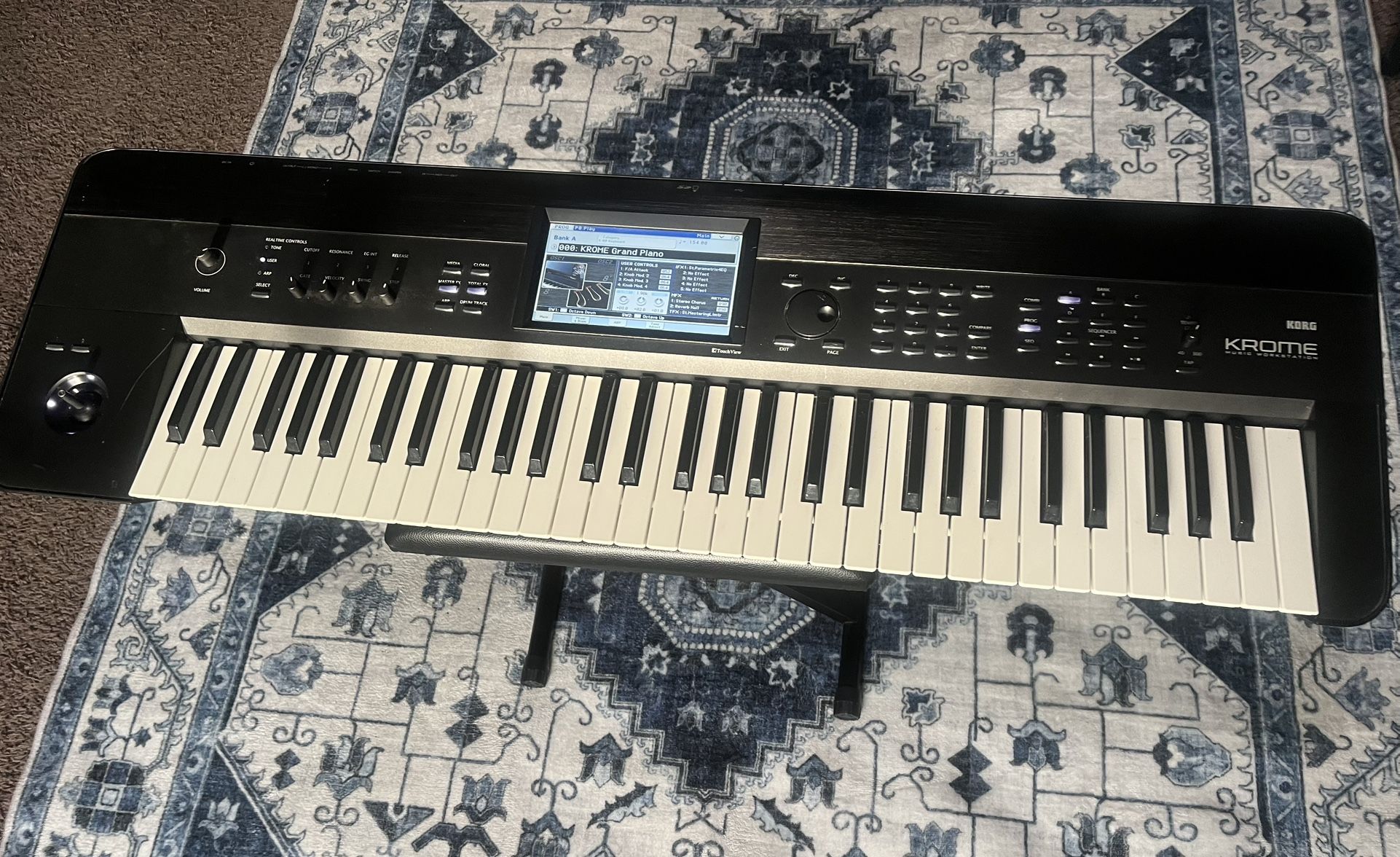 Used KORG Krome 61 Key Keyboard Workstation