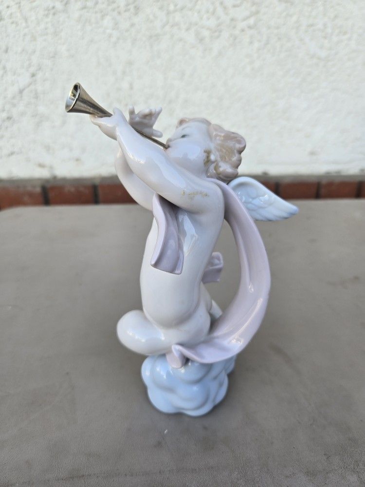 Lladro Figurine
