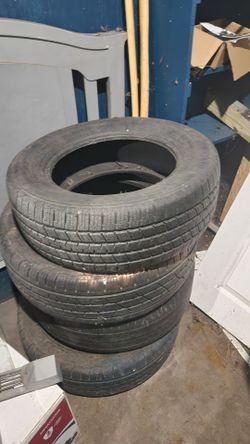 ONLY 3 below tires 225,55,19