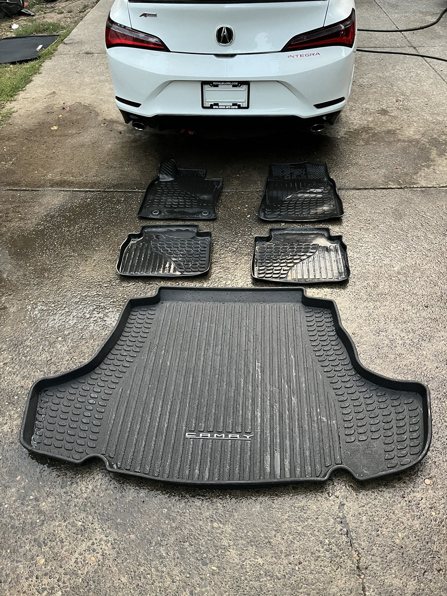 2018-2024 Toyota Camry floor mops