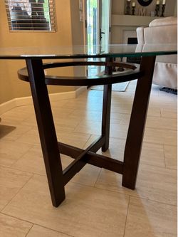 Glass top dining table 45” diameter $140 OBO